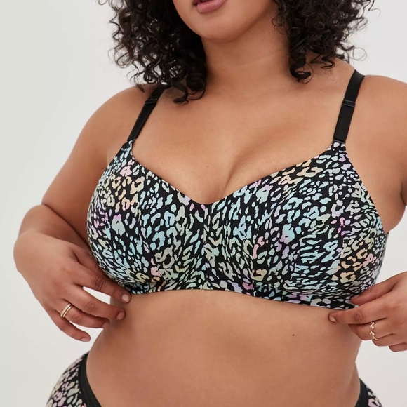 torrid Other - 🌈🐆NWT Torrid pastel rainbow leopard print wire-free bra 38DD